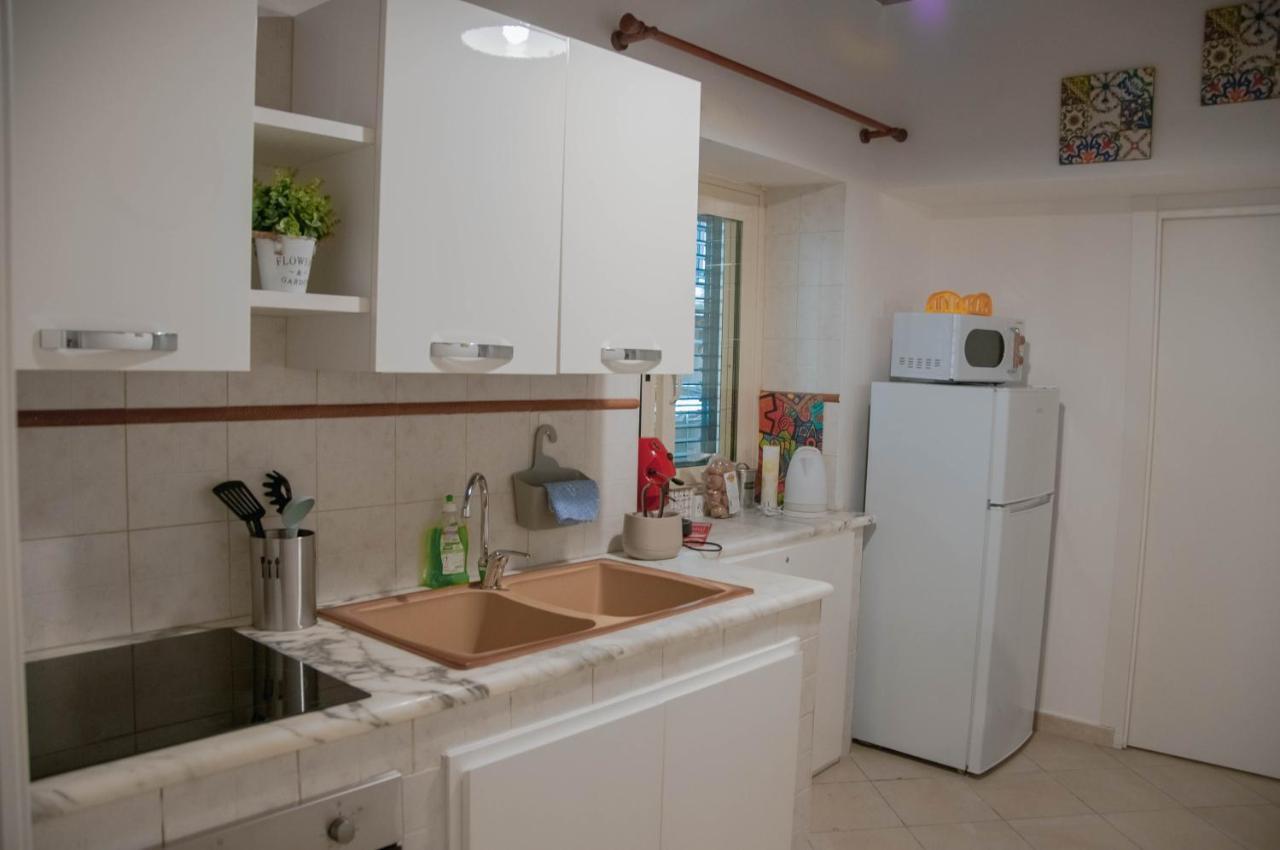 Apartment Ideisini's