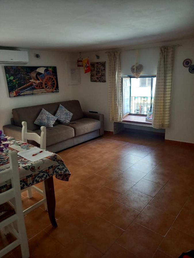 La Casa Di Eleonora Apartment *