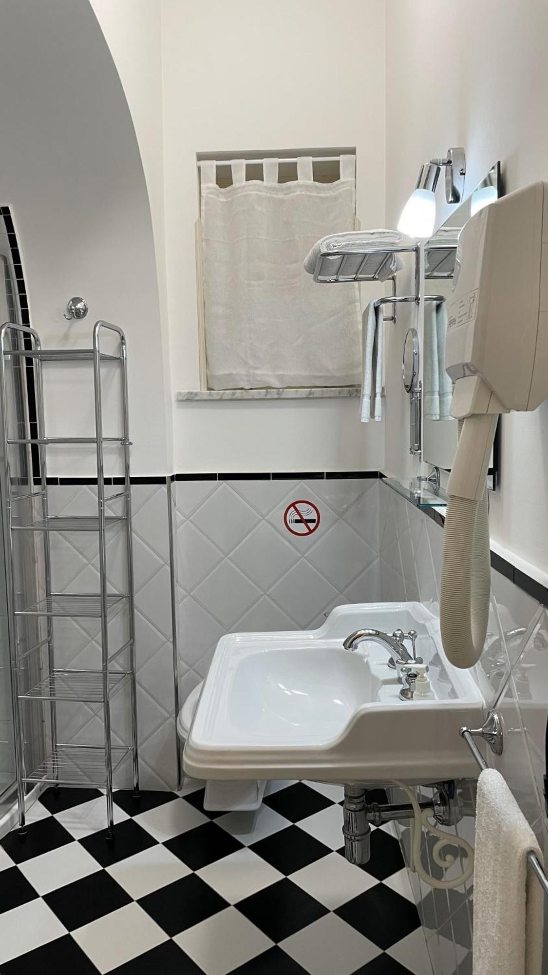 301b&b Palermo