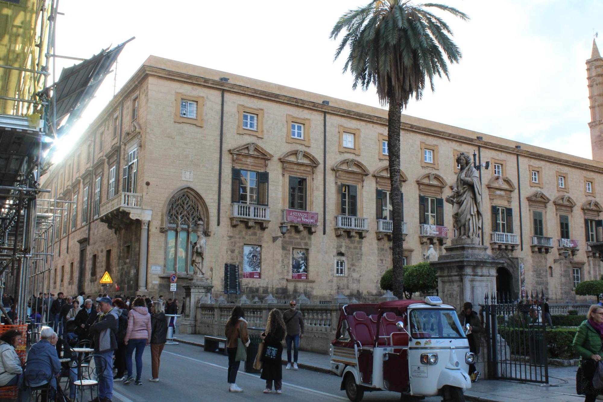 La Siciliana-di Fronte La Cattedrale * Palermo
