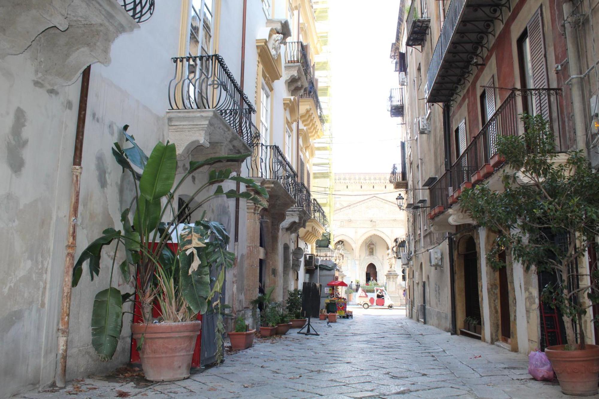 La Siciliana-di Fronte La Cattedrale * Palermo