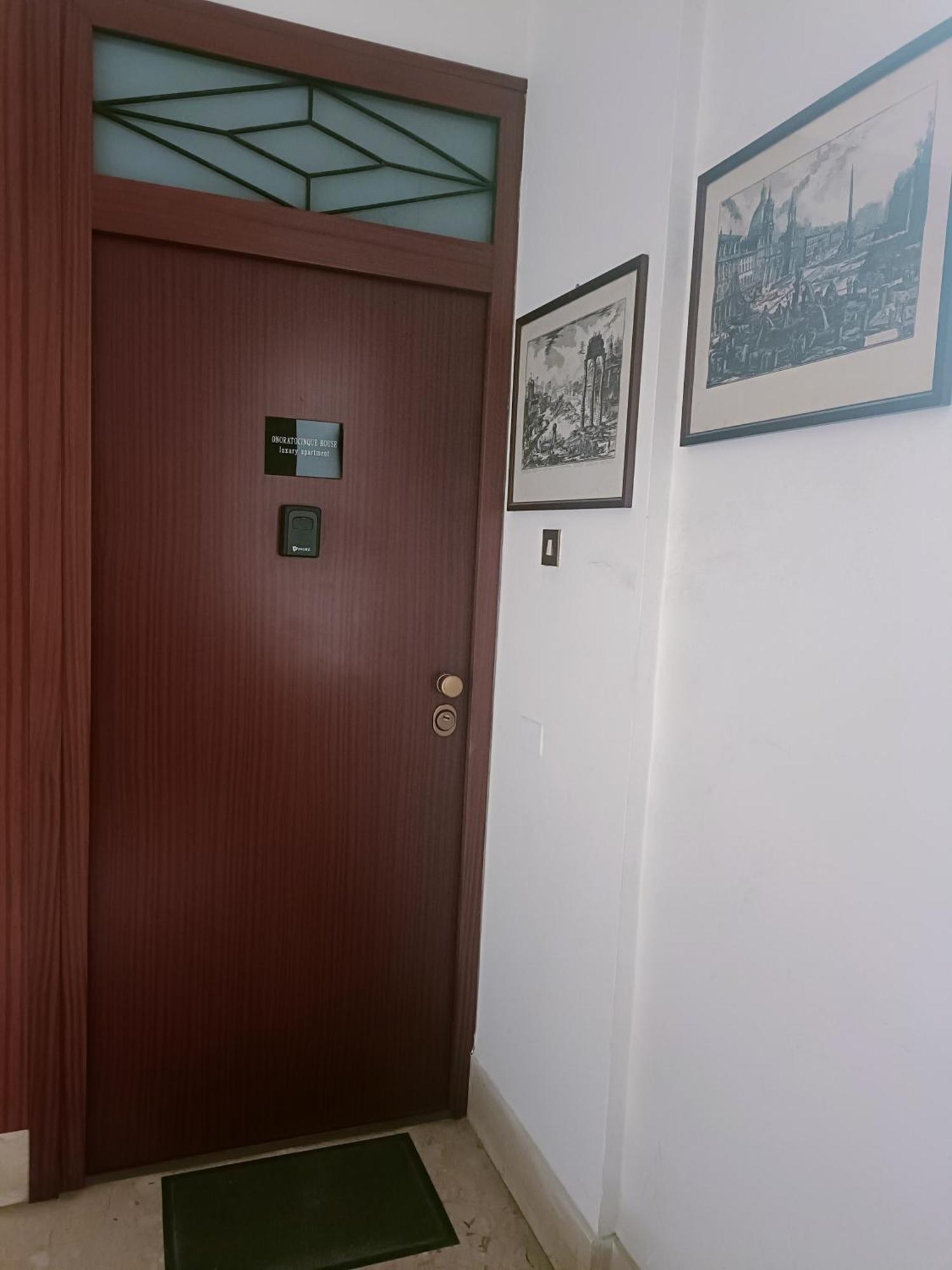 Appartamento Onoratocinque House *