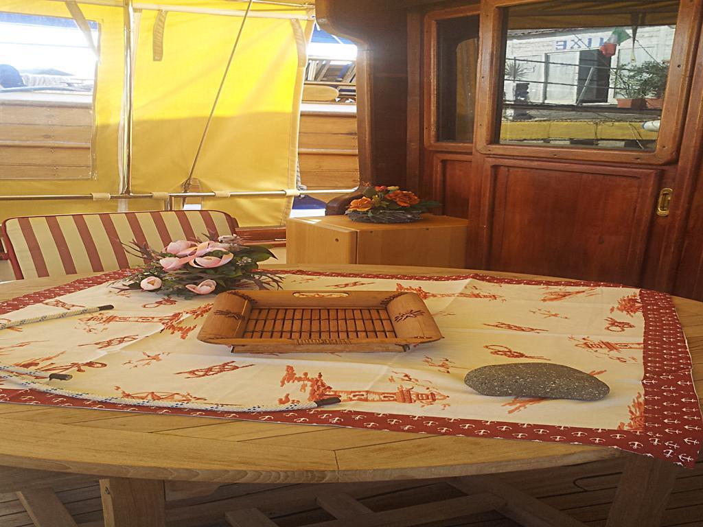 Botel Osman Aga Palermo