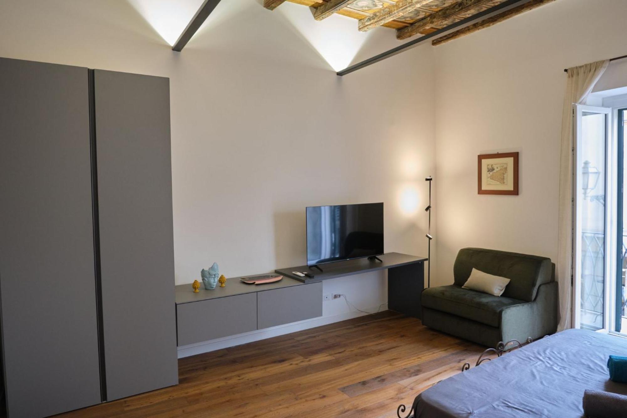 Amira Apartment