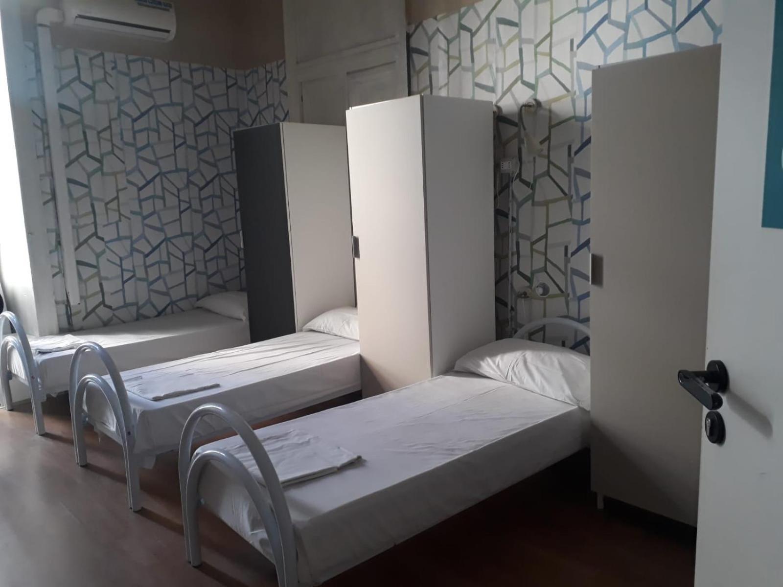 Balarm - And Bar Hostel *