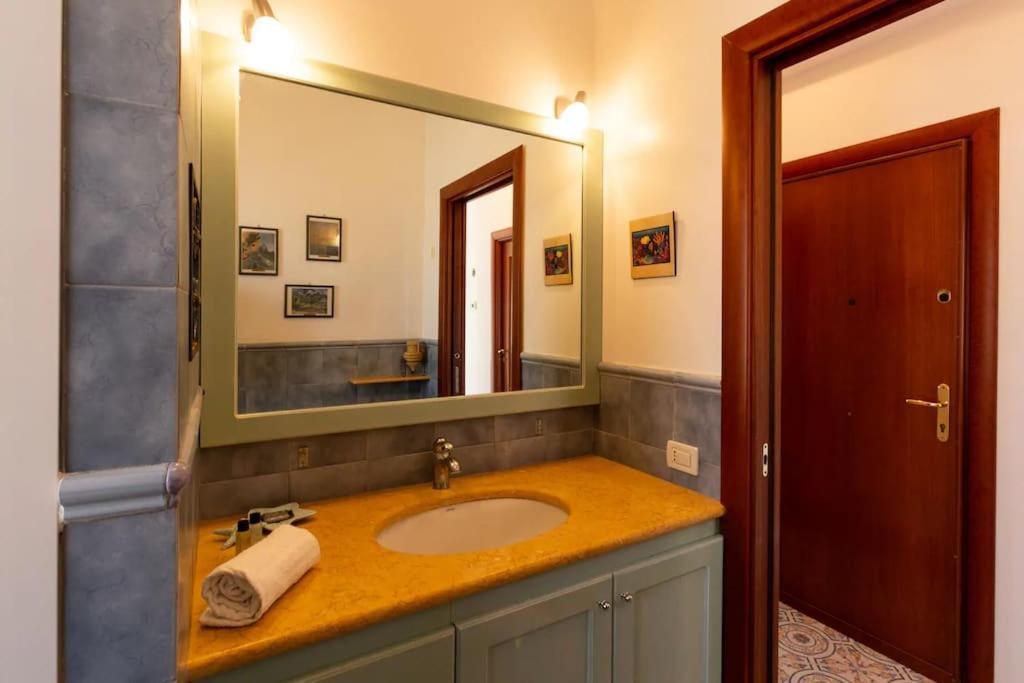 Apartment Emilia Mondello Emily Con Vista Sul Mare