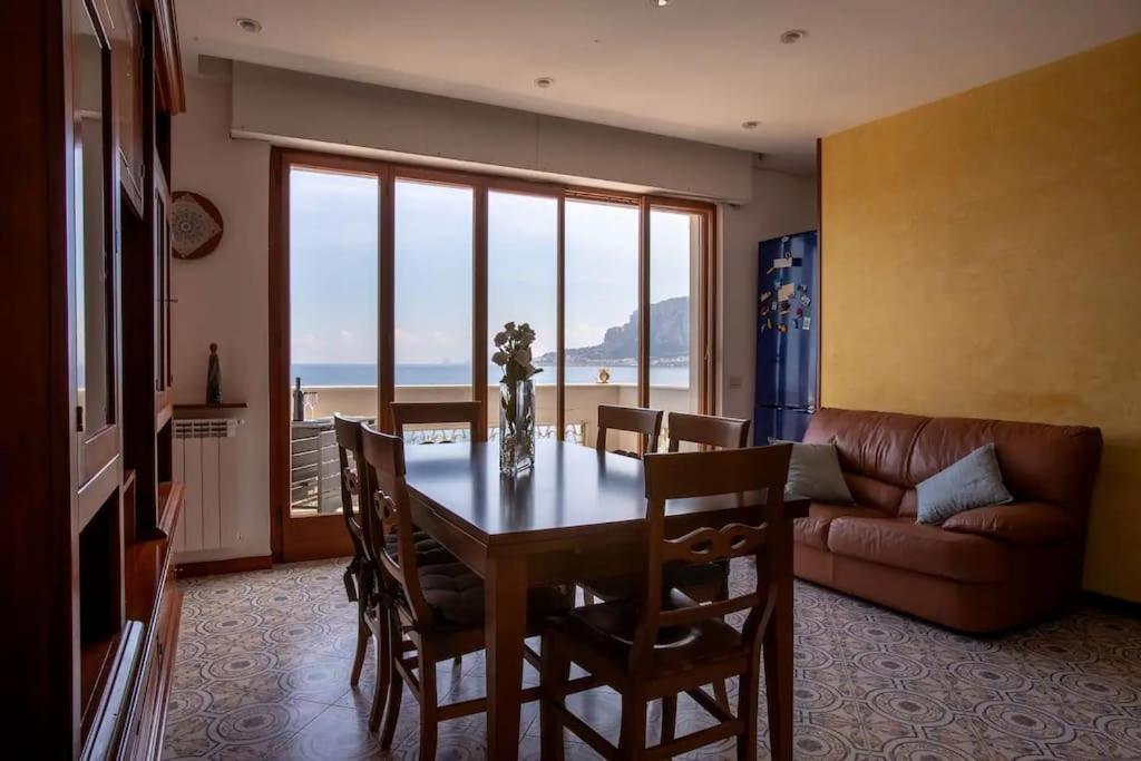 Emilia Mondello Emily Con Vista Sul Mare *