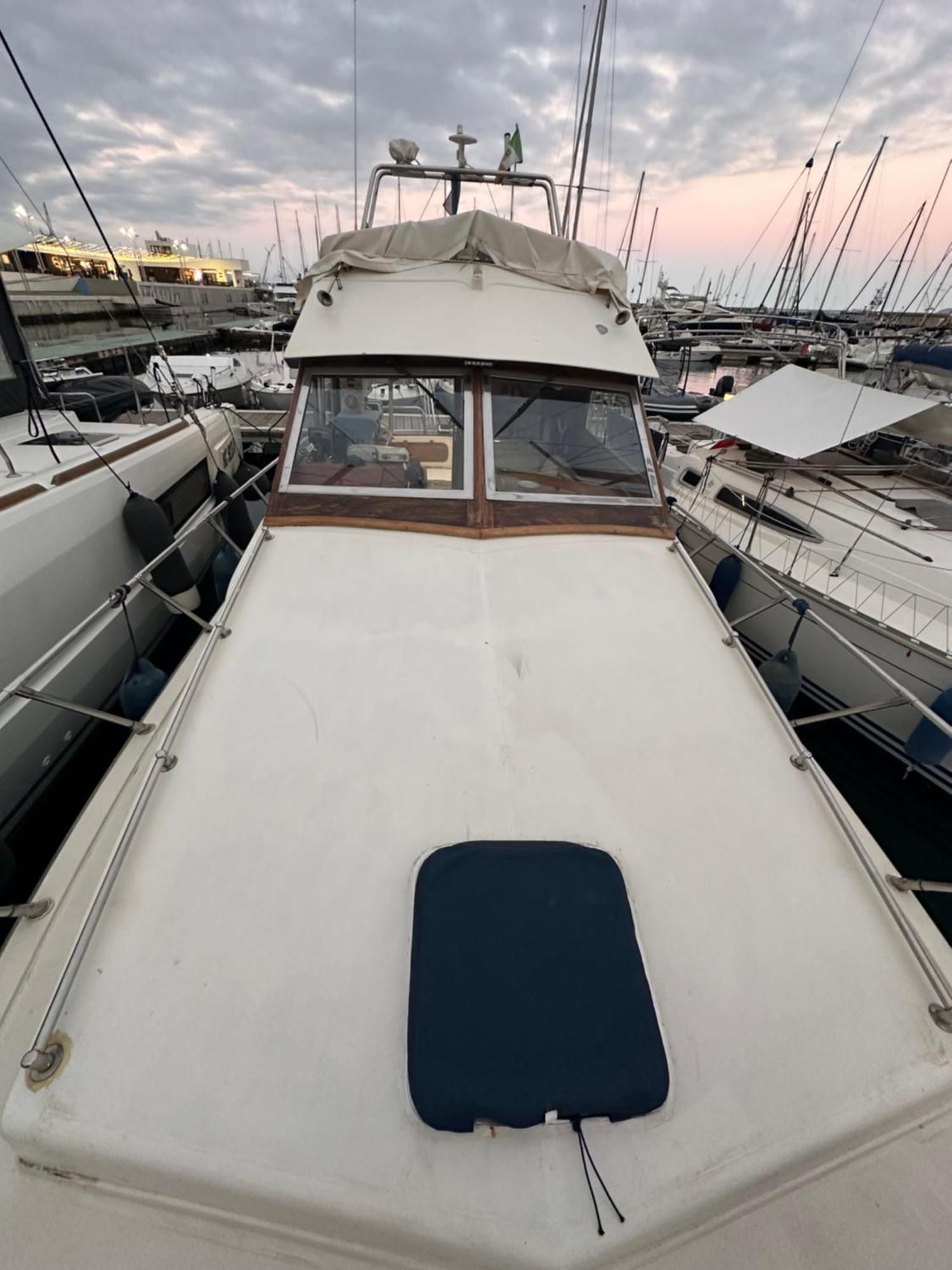 Botel Pm Molo Trapezoidale