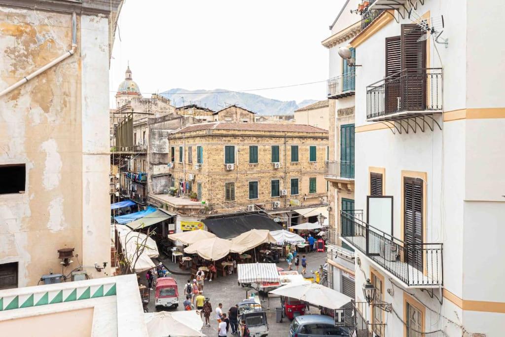 Terrazza Sul Mercato. Your House In Ballaro Apartment *