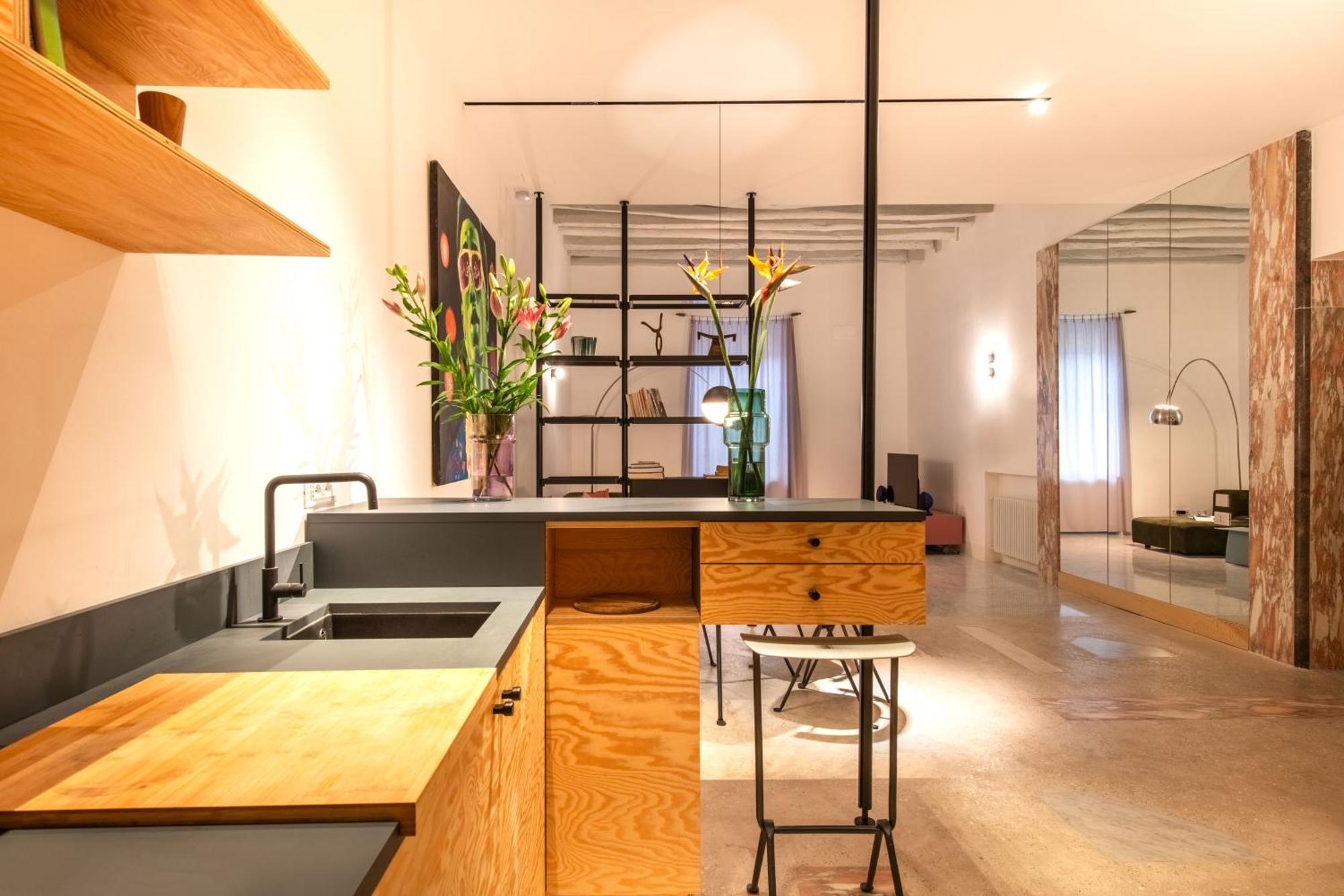 Sartoria Cavour - Modern Sicilian Elegance In A Former Tailor Shop Apartment Palermo