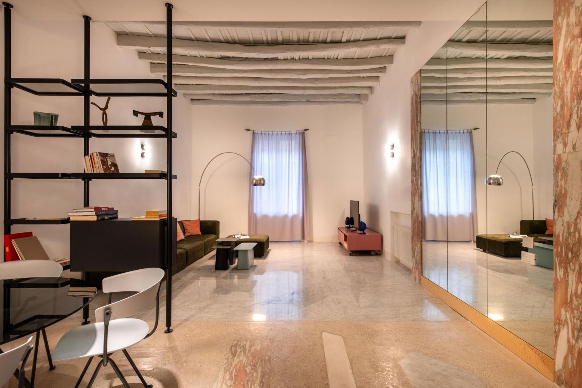 Sartoria Cavour - Modern Sicilian Elegance In A Former Tailor Shop Apartment *