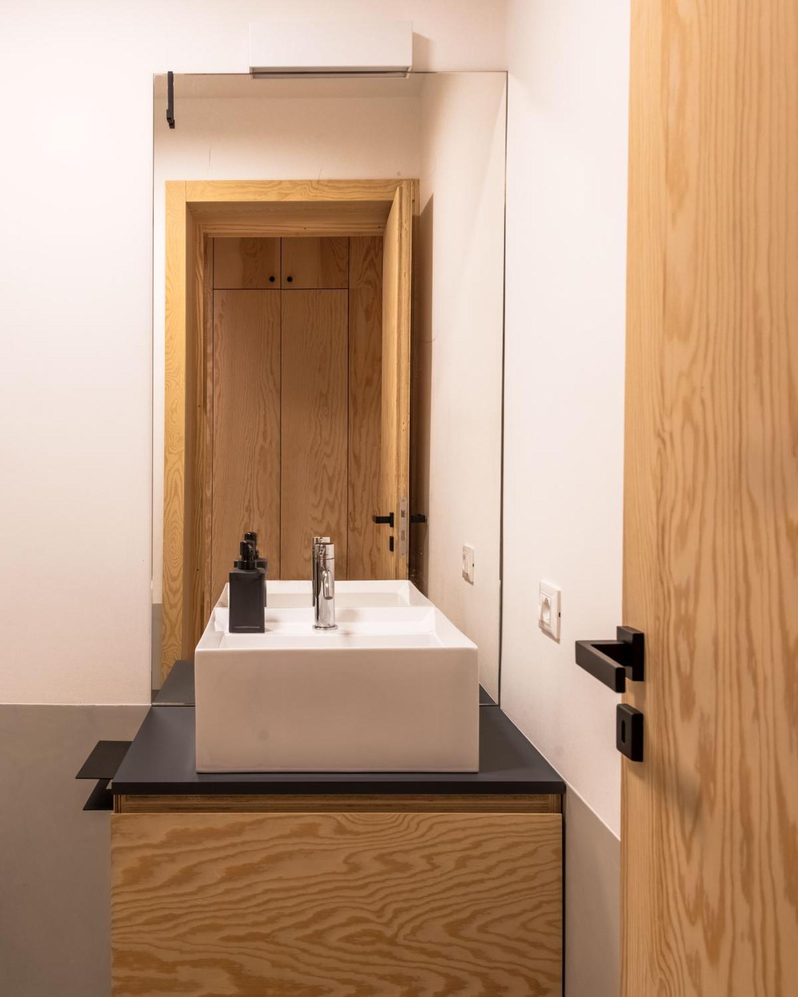 Apartment Sartoria Cavour - Modern Sicilian Elegance In A Former Tailor Shop *