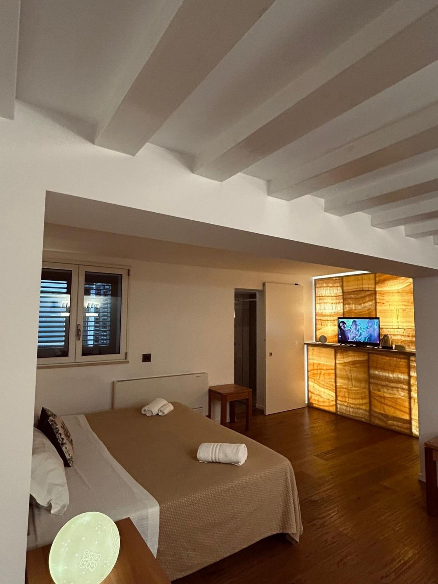 Prince Apartment *