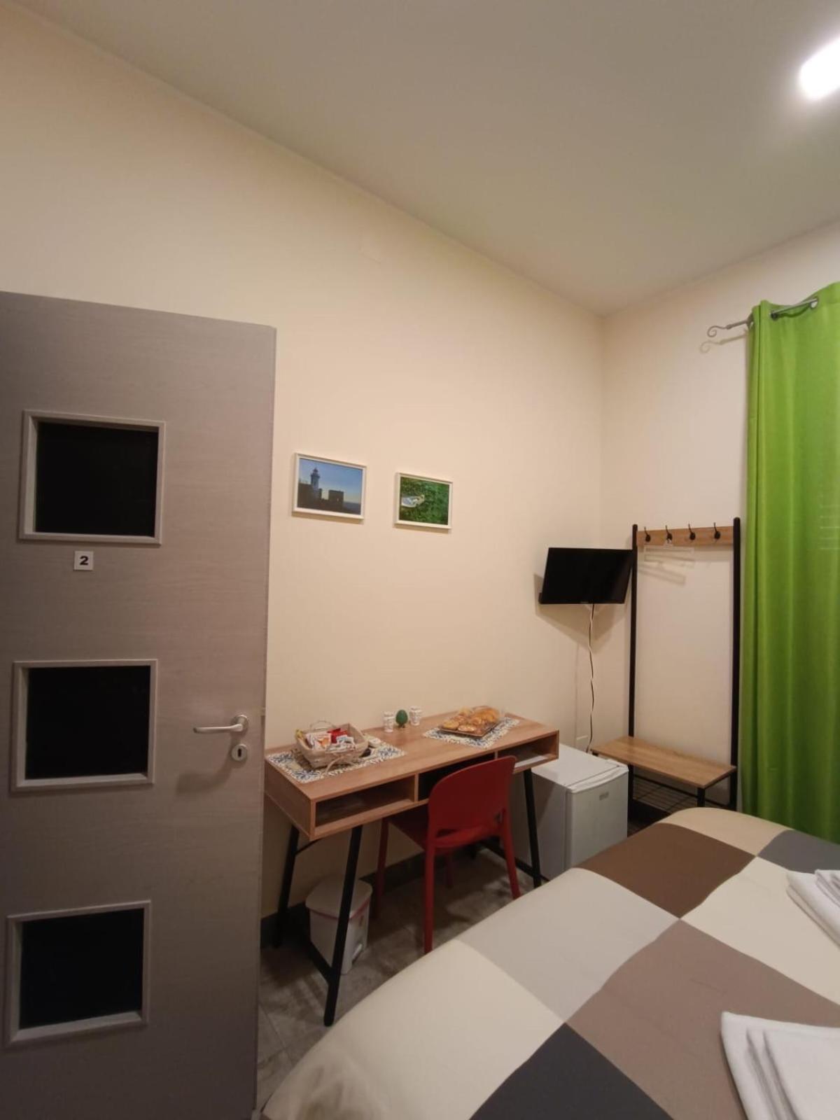 Bed & Breakfast Sixty One *