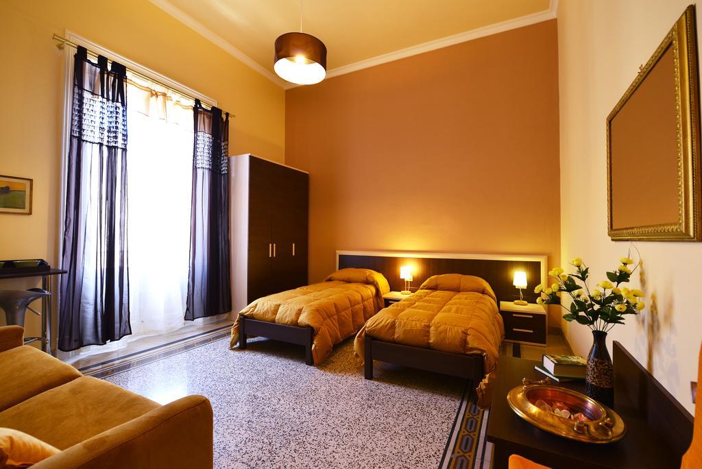 *1*7*4* Via Roma