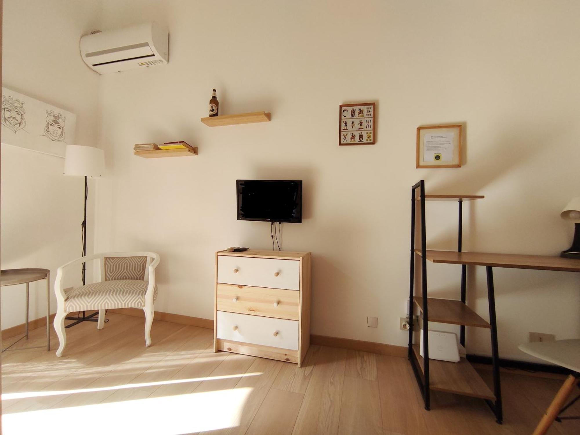 Gypsynomad - Your Crib In The Historical Centre Of