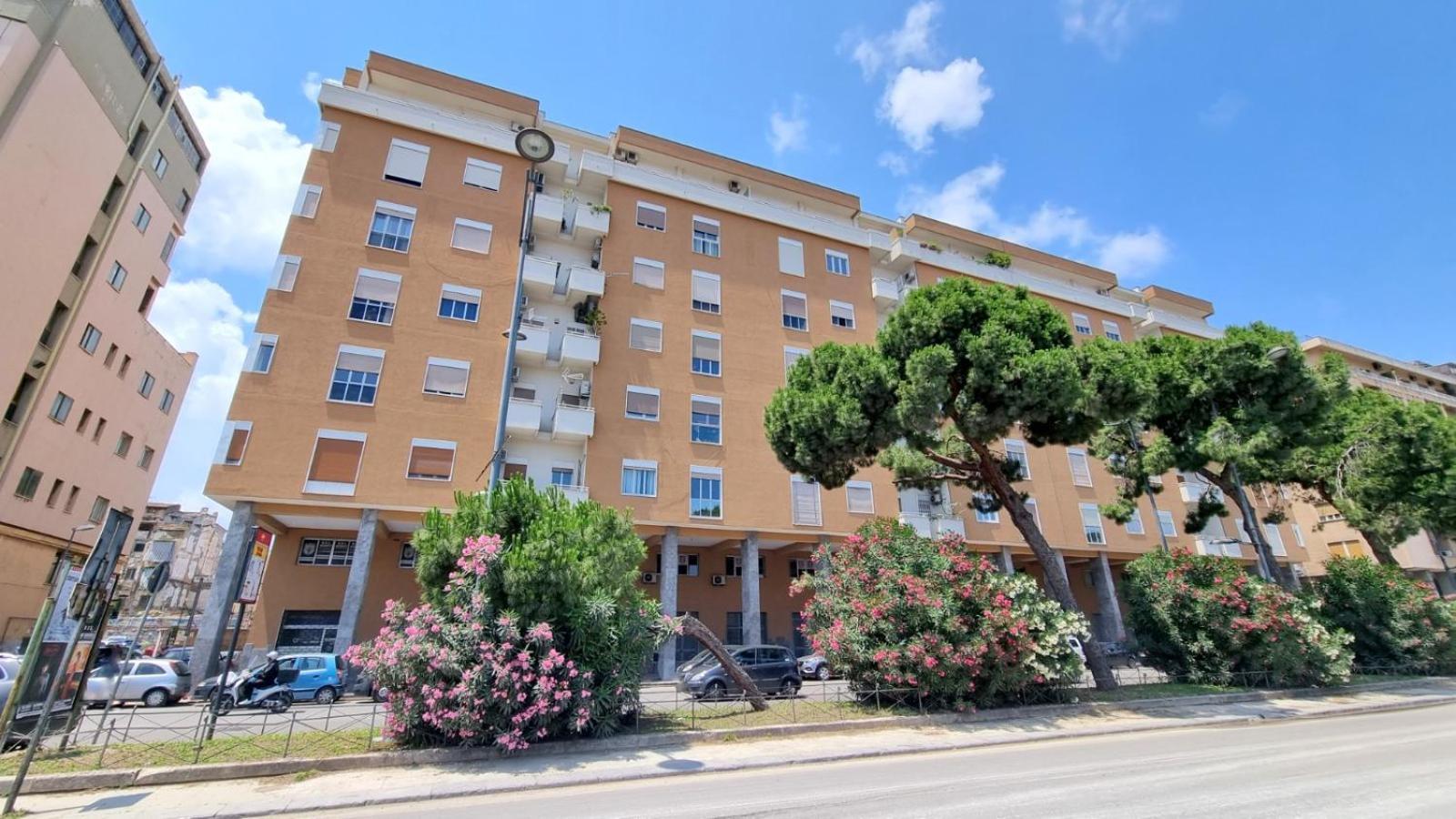 Apartment Molo Santa Lucia 248
