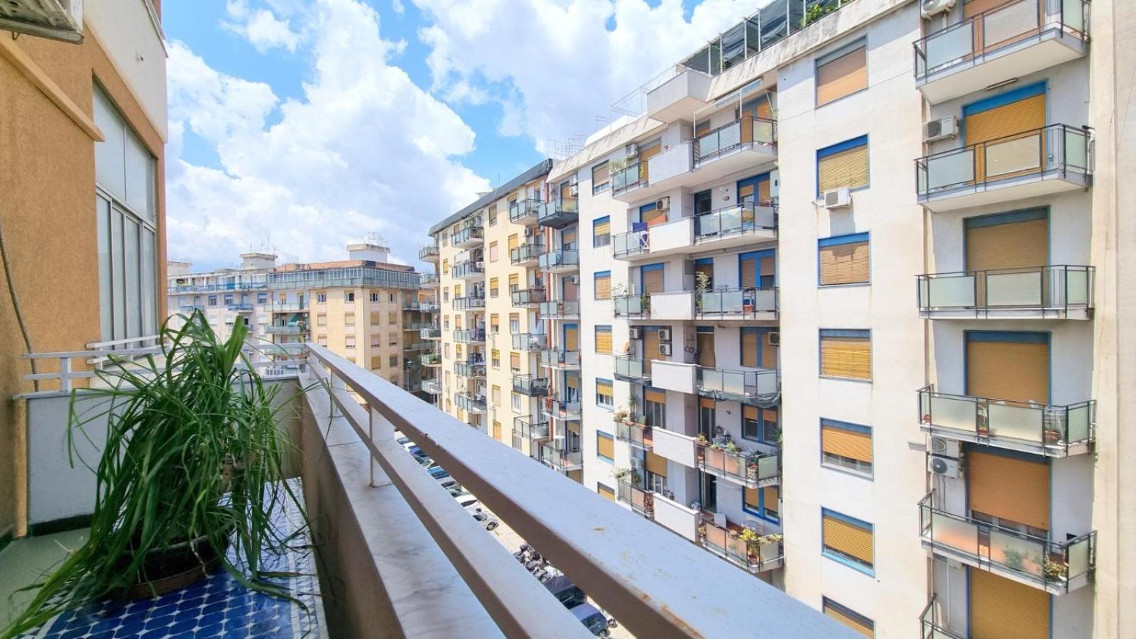 Apartment Molo Santa Lucia 248