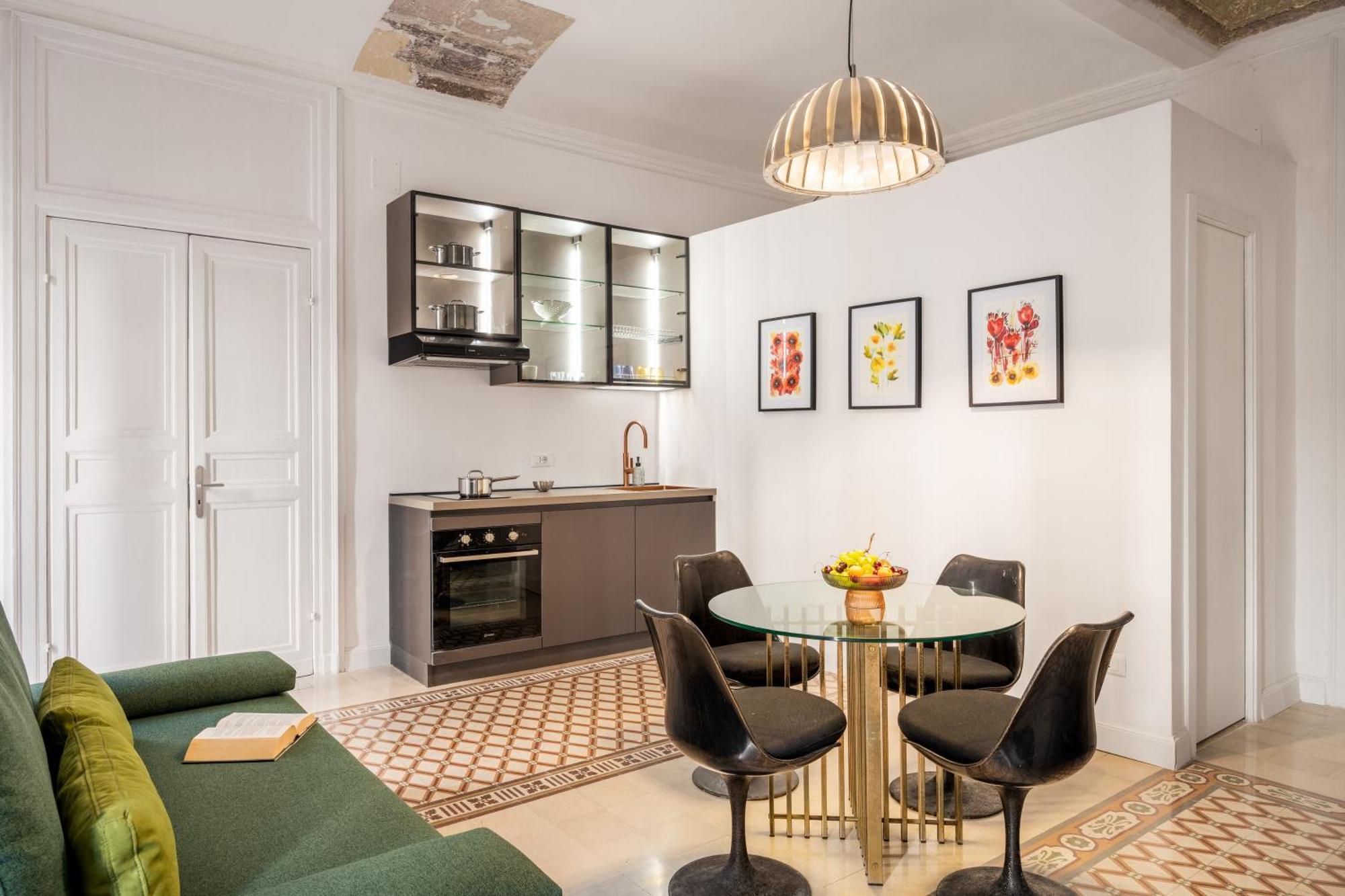 124 Maqueda Apartment *