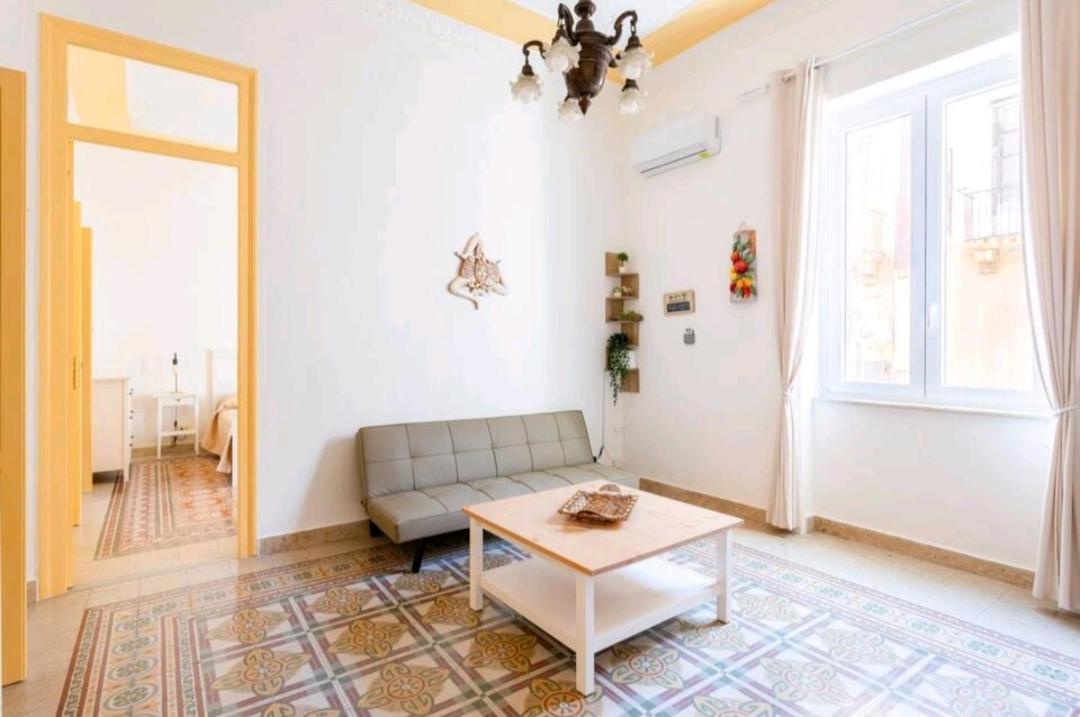 Casa vacanze Merlo House - Inside The Historical Center Palermo