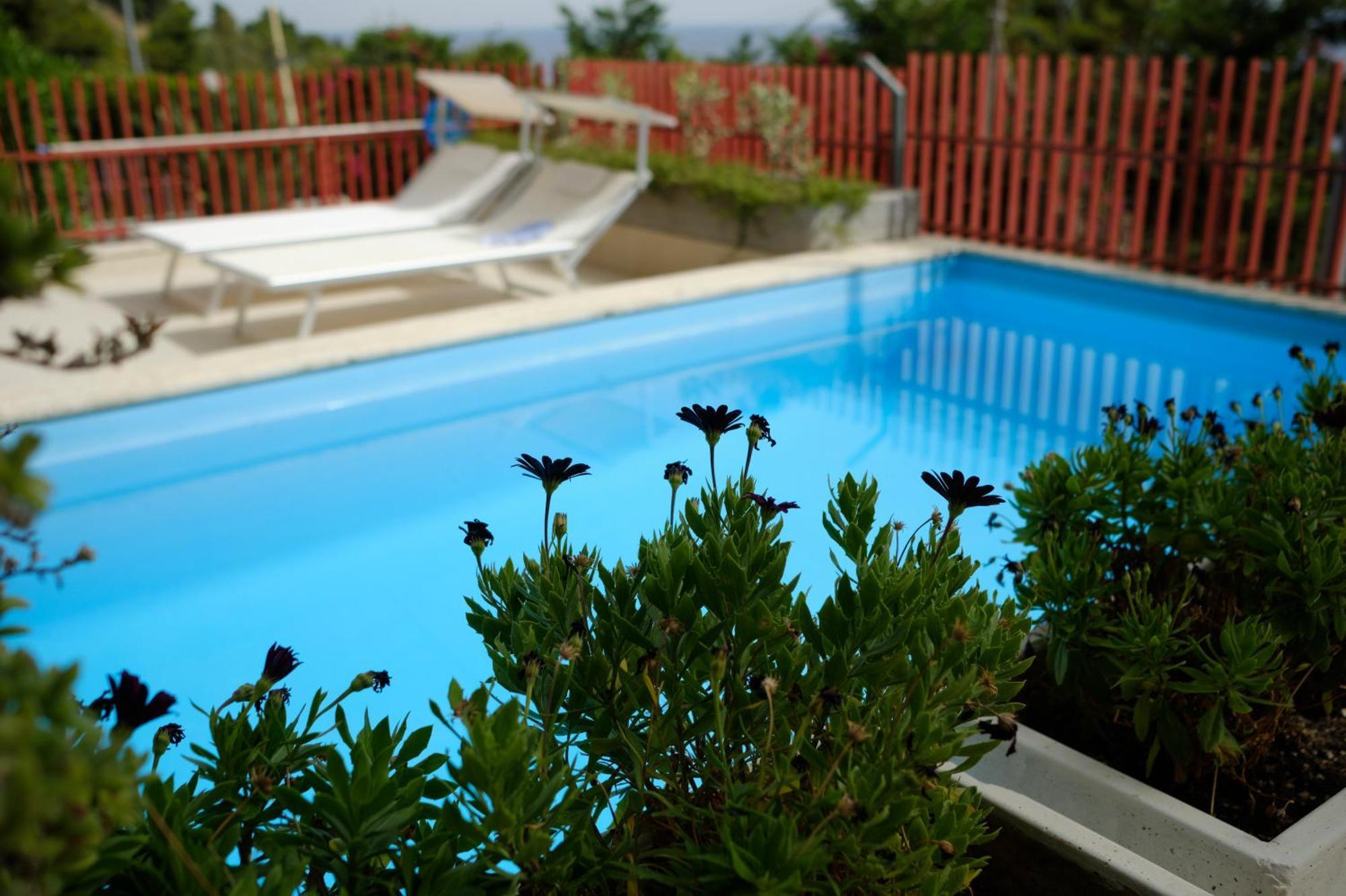 Sea & Pool 2 *