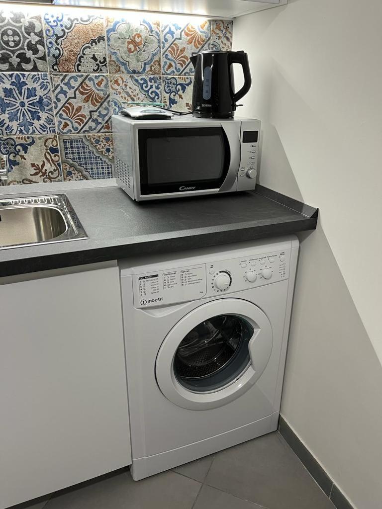 Casina Al 32 * Palermo