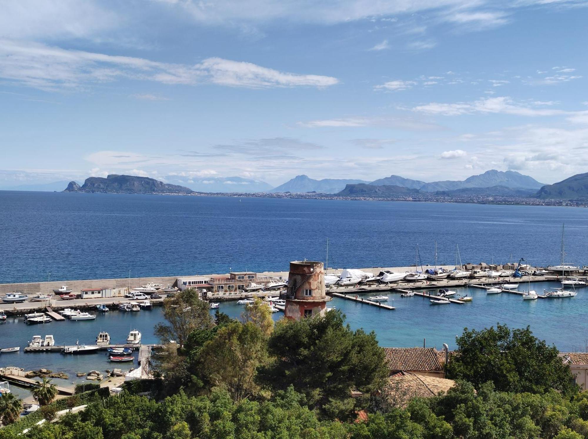 Apartment Rineddahouse Panoramico Vista Mare Con Parcheggio Privato