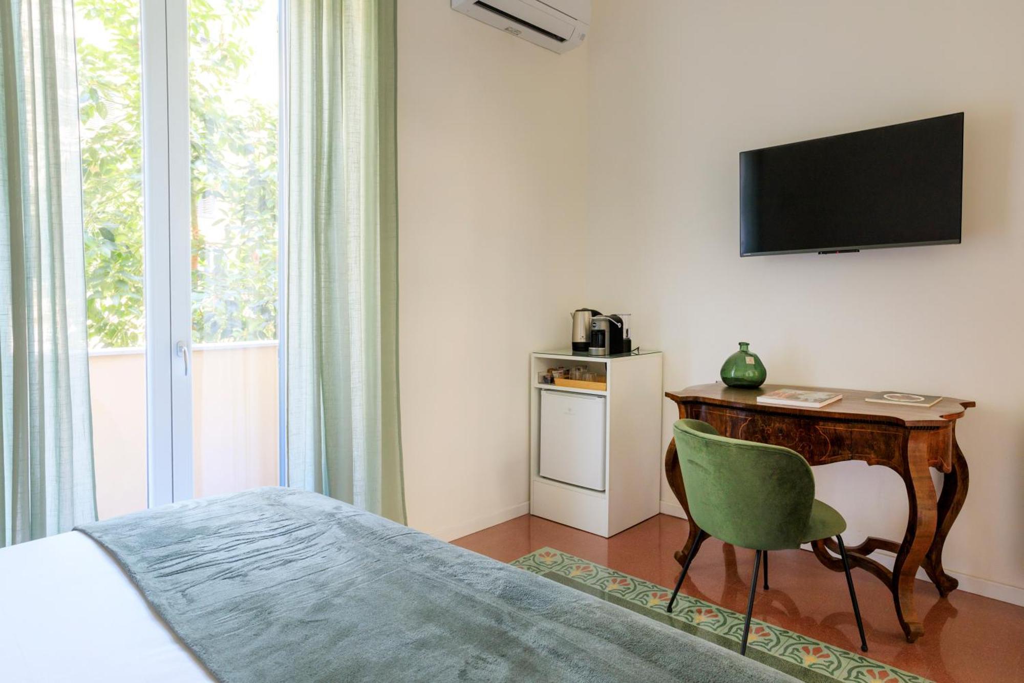 Ermosa Guest house *