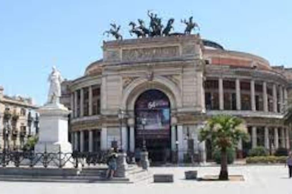A Casa Di Flo' Apartment Palermo