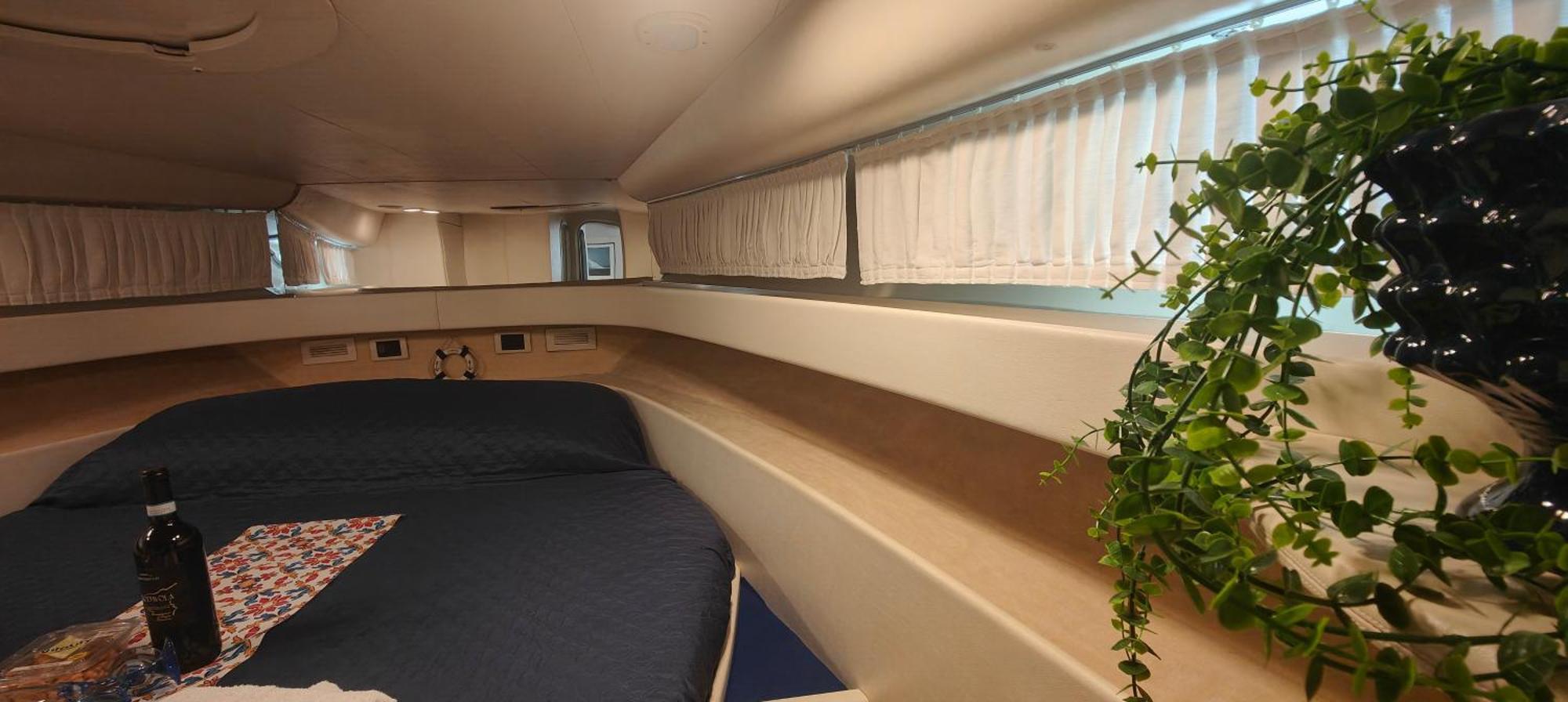 Desire Charming House Boat Botel