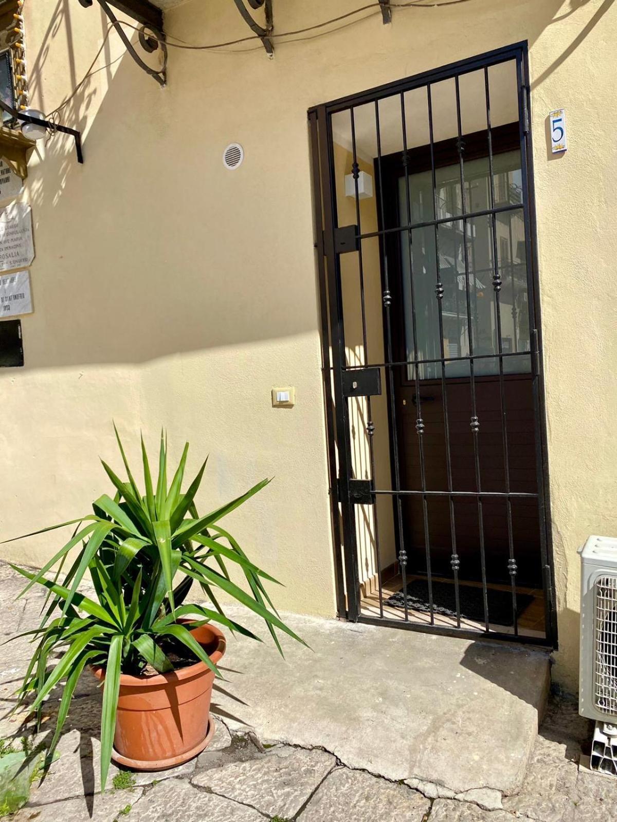 Il Conte Tasso Apartment Palermo