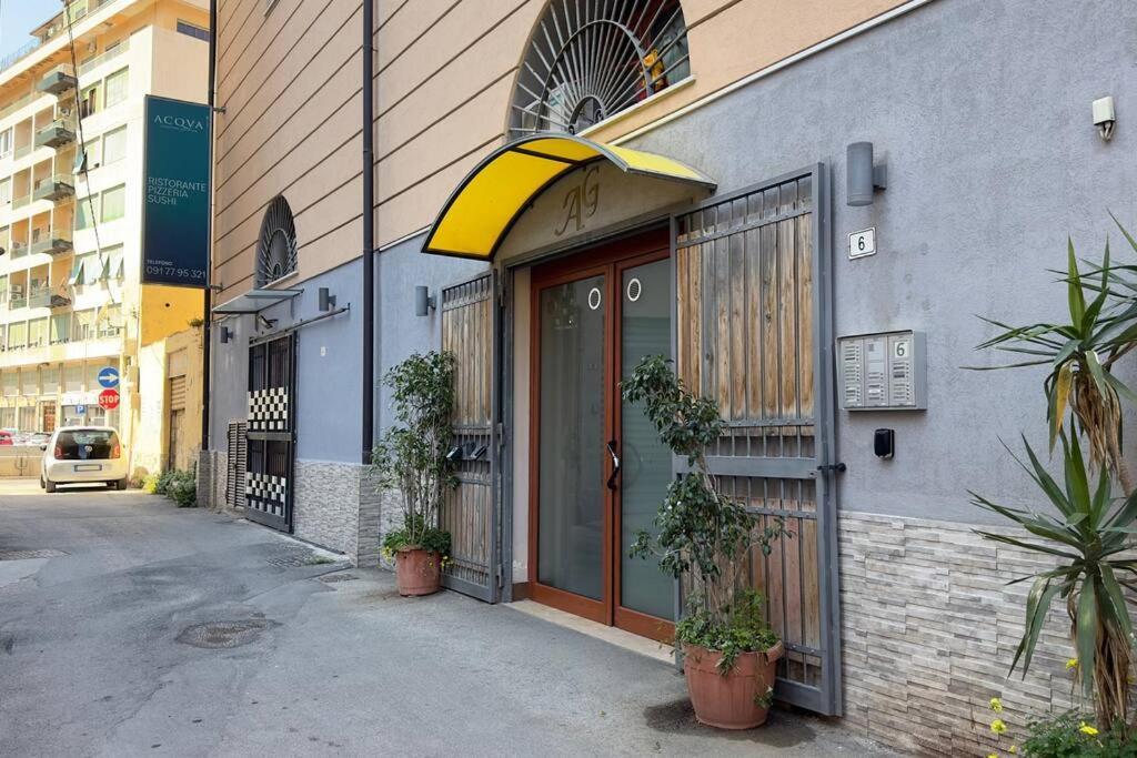 Molo Five * Palermo