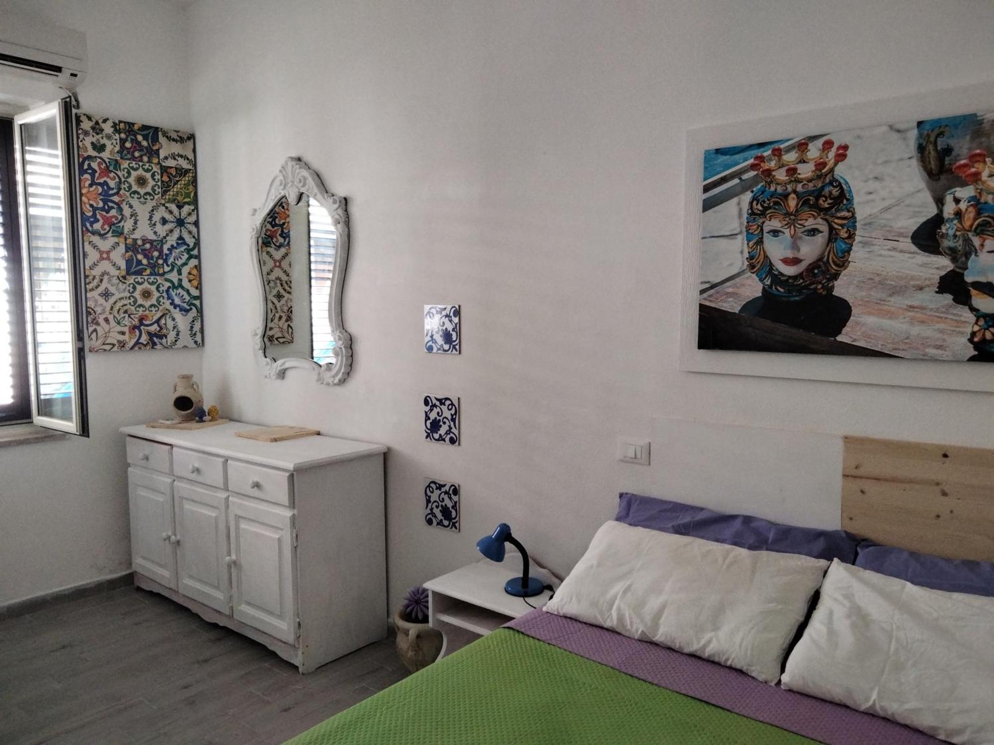 Apartment Casetta Blu Mondello Zona Partanna *