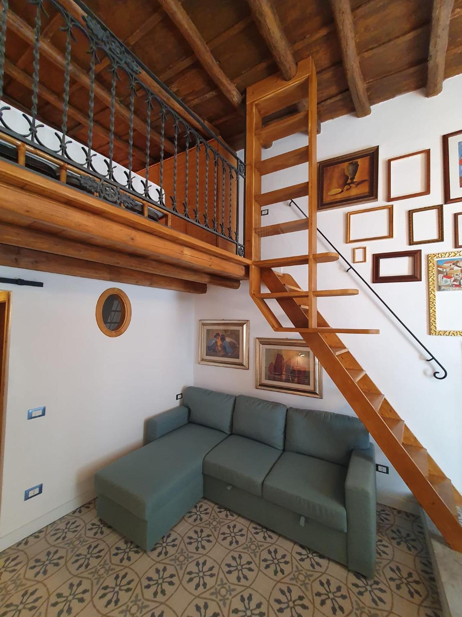 4 Canti Loft & Ground Floor Apartment *