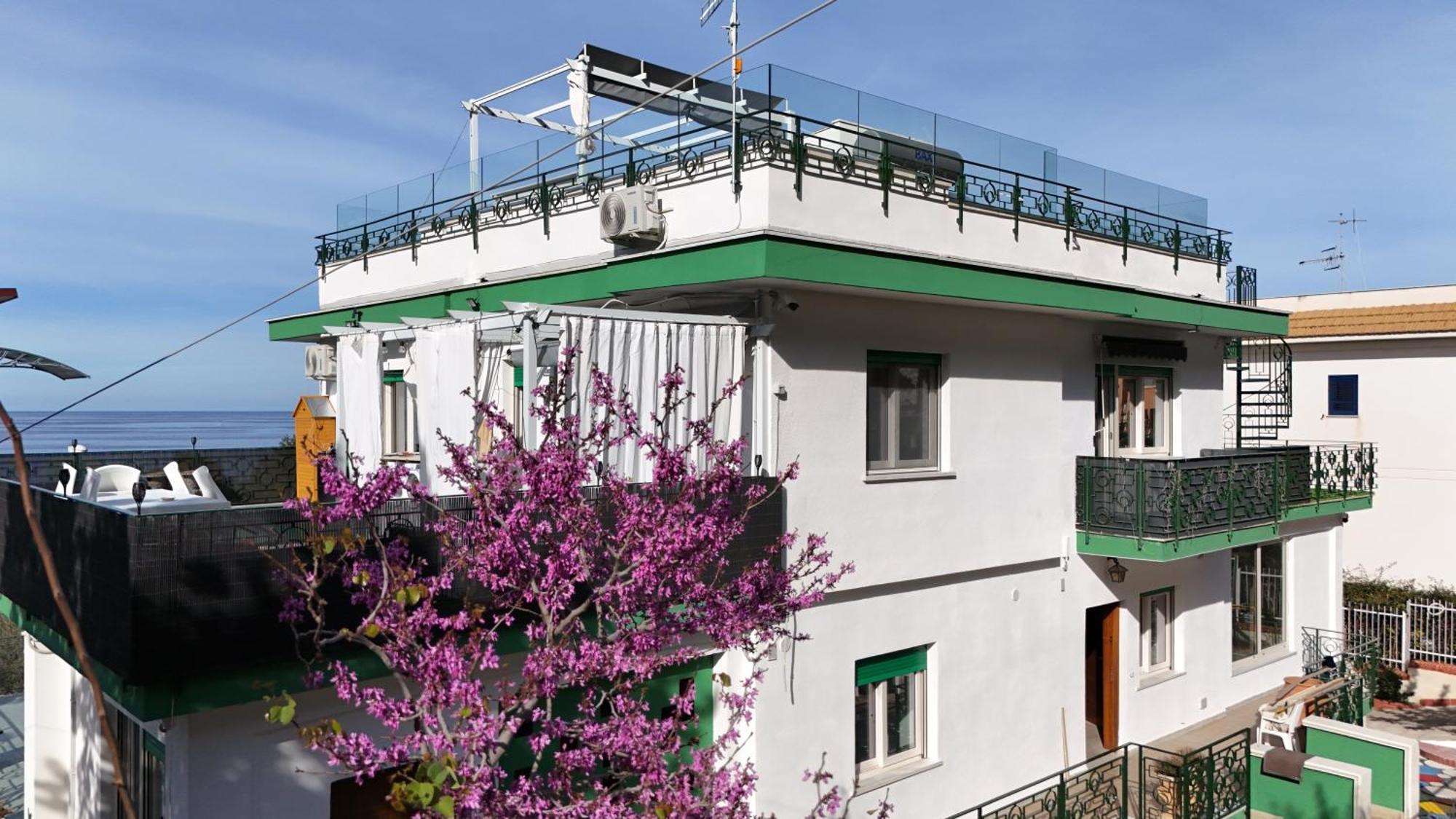 Apartment Palermo - Mondello Luxury Apartment *
