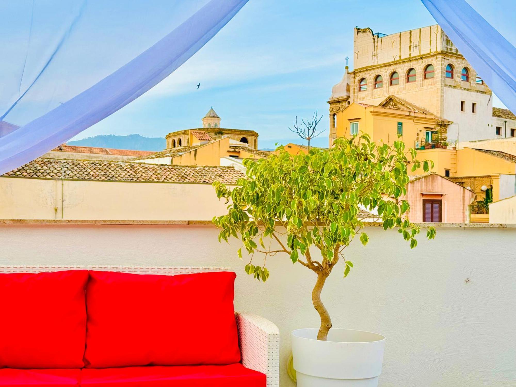 Apartment Meetup On The Terrace View With Private Parking