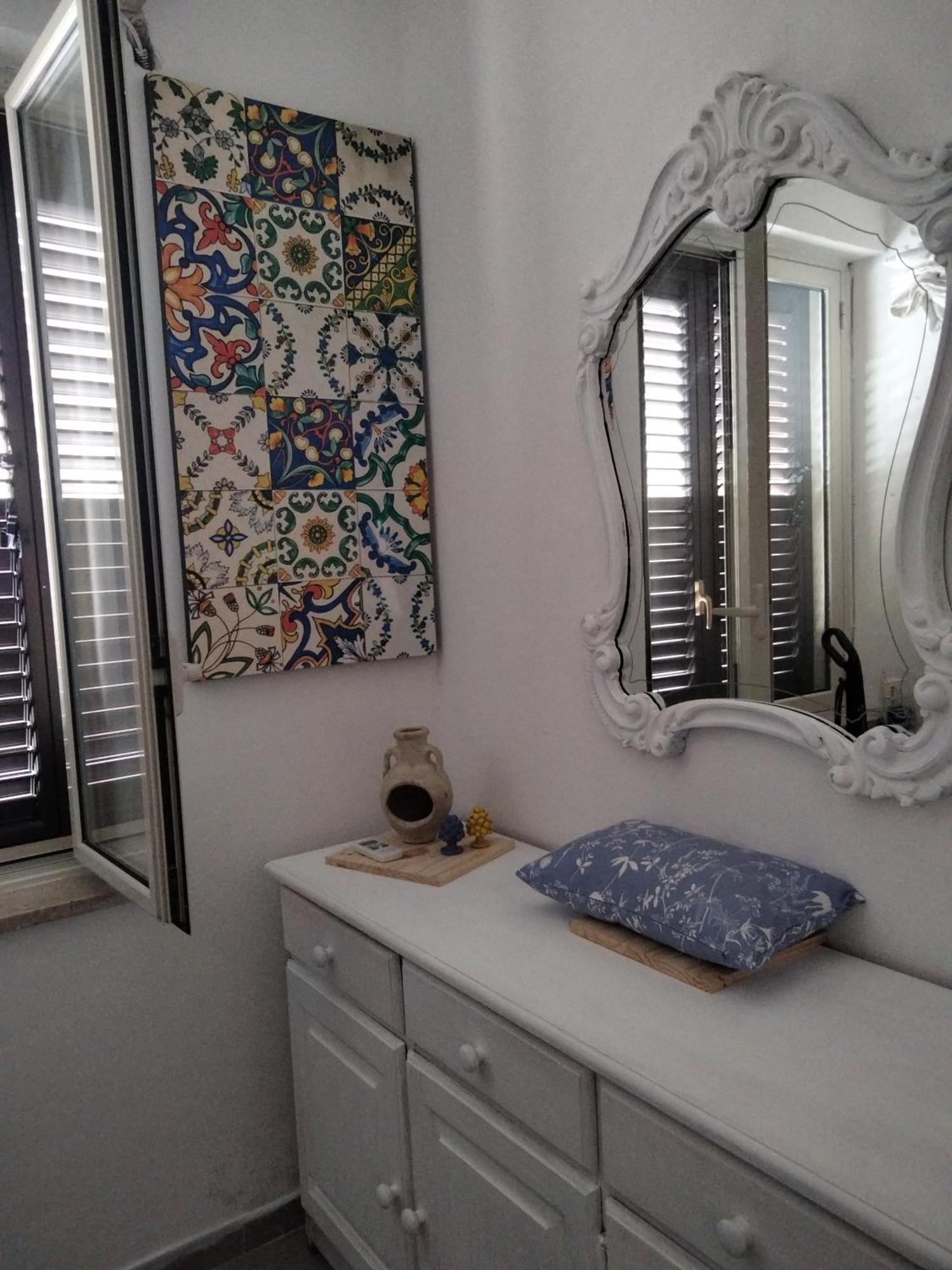 Casetta Blu Mondello Zona Partanna