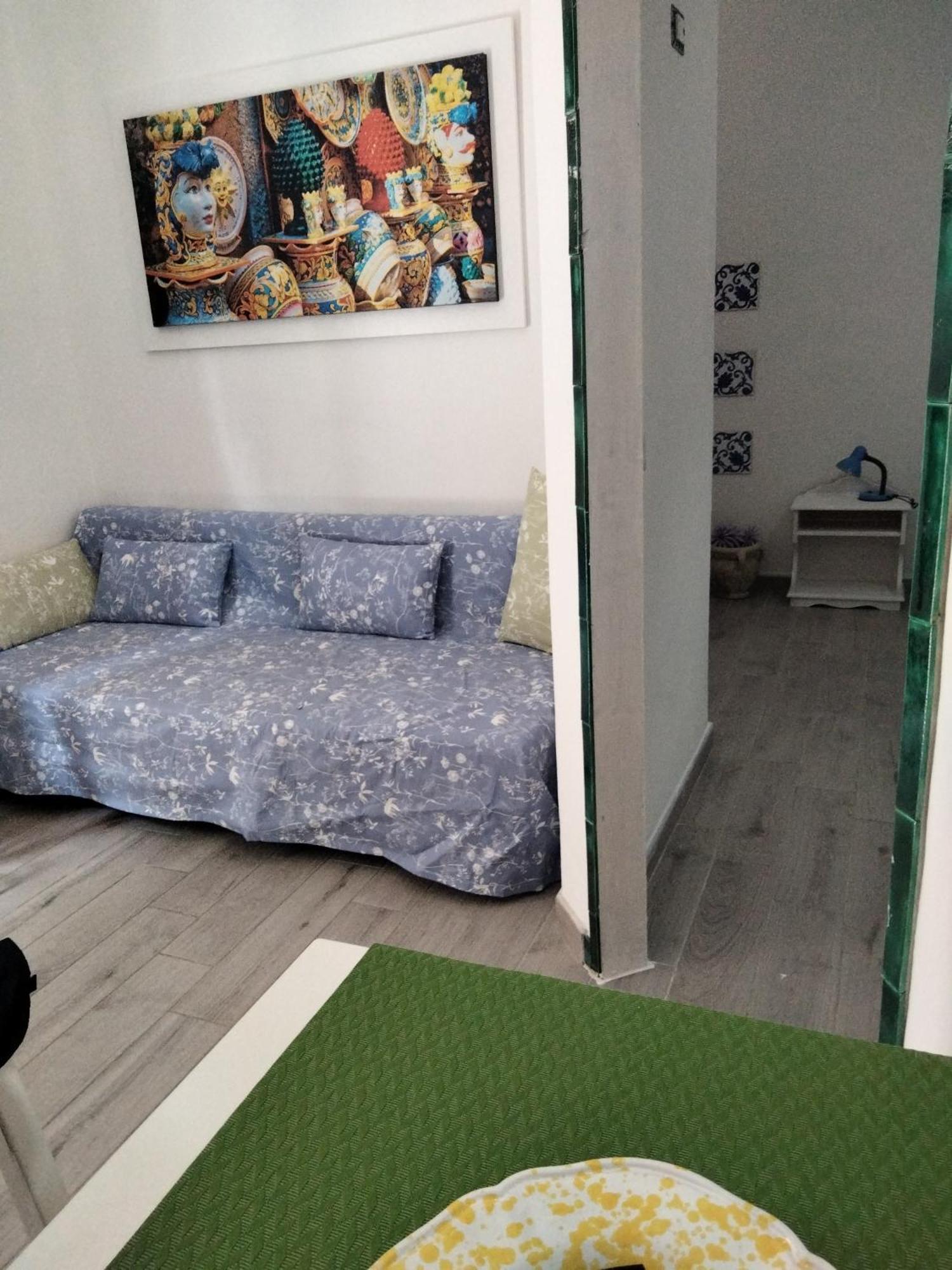 Apartment Casetta Blu Mondello Zona Partanna *