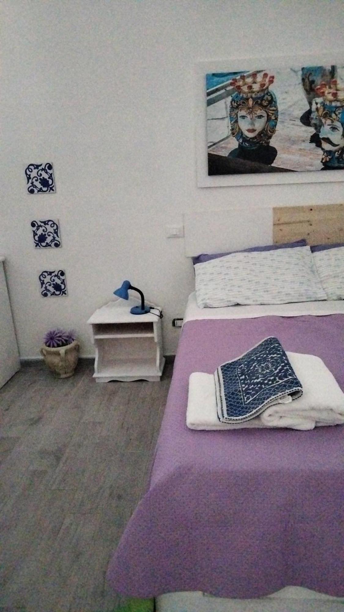 Casetta Blu Mondello Zona Partanna *