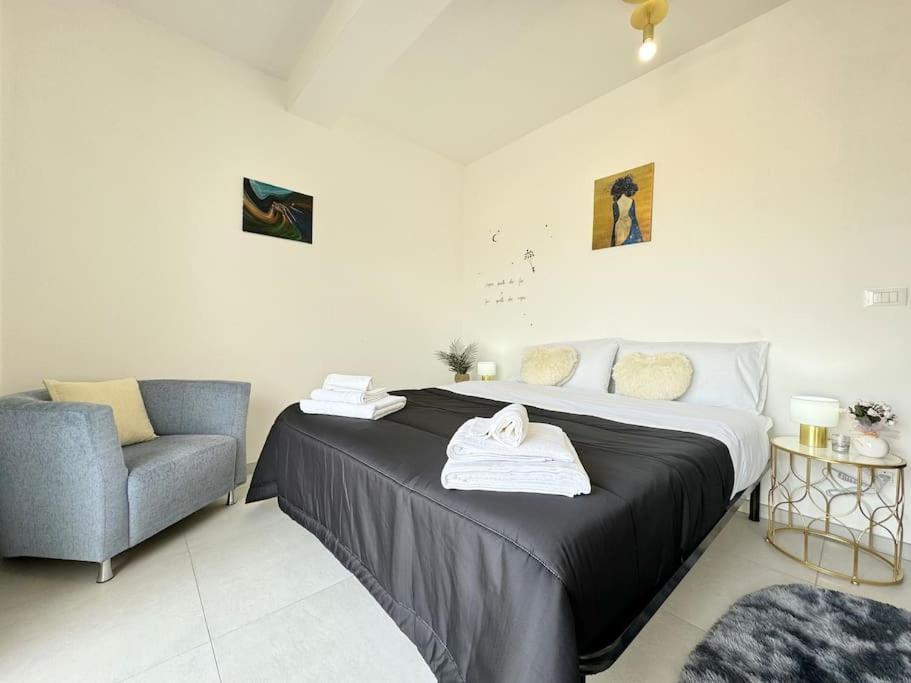 Attico Magnificent Wi-fi/free Parking Apartment *