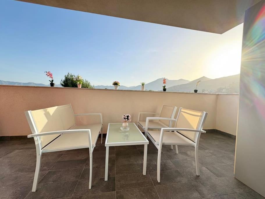 Attico Magnificent Wi-fi/free Parking Apartment *
