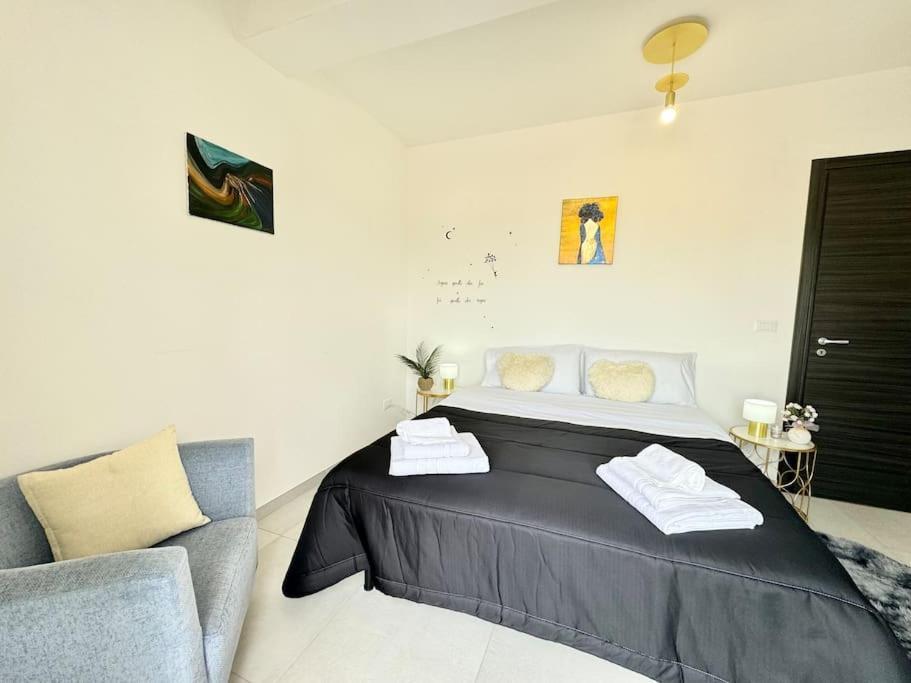 Attico Magnificent Wi-fi/free Parking Apartment