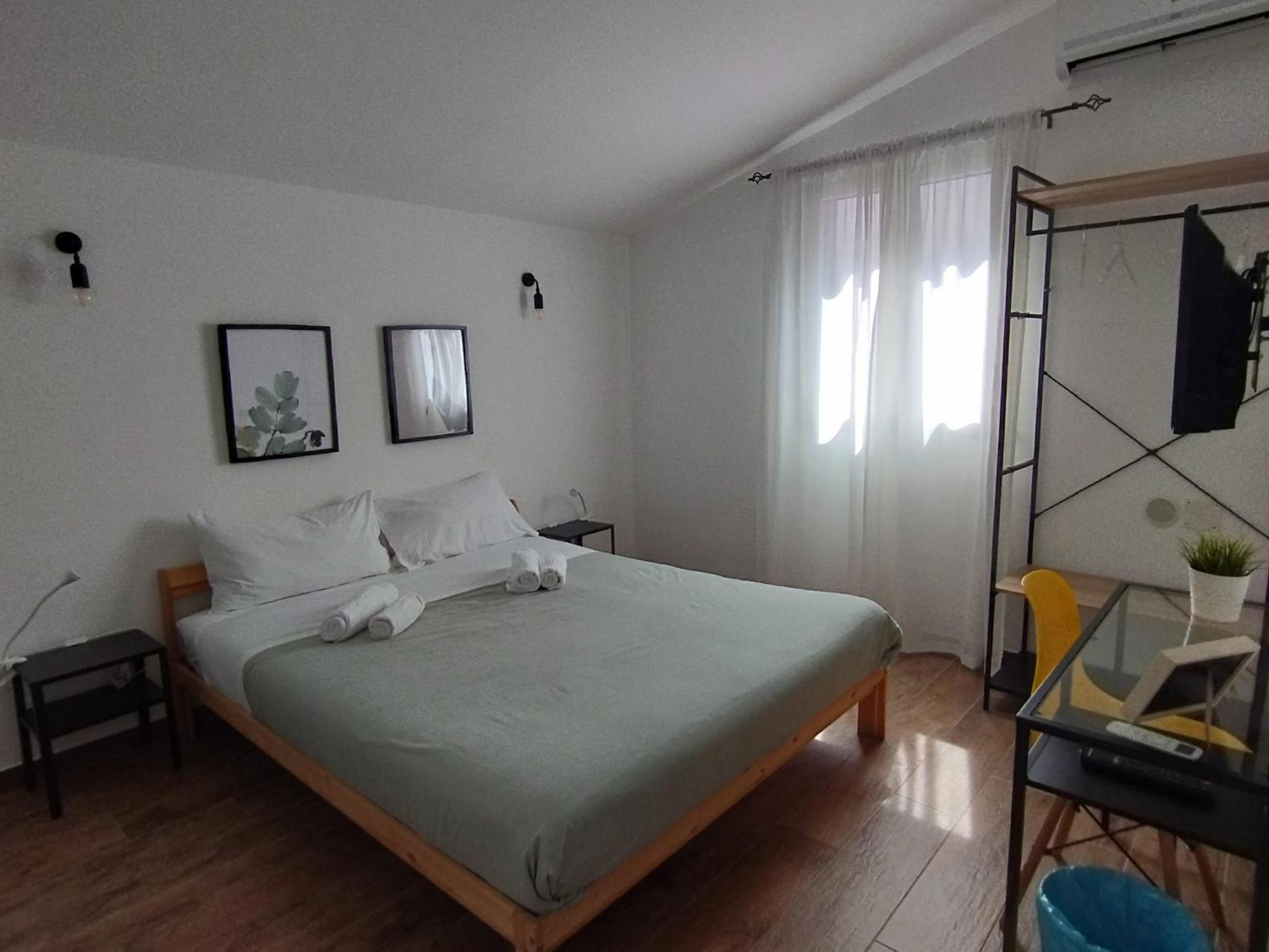 Triscele House *