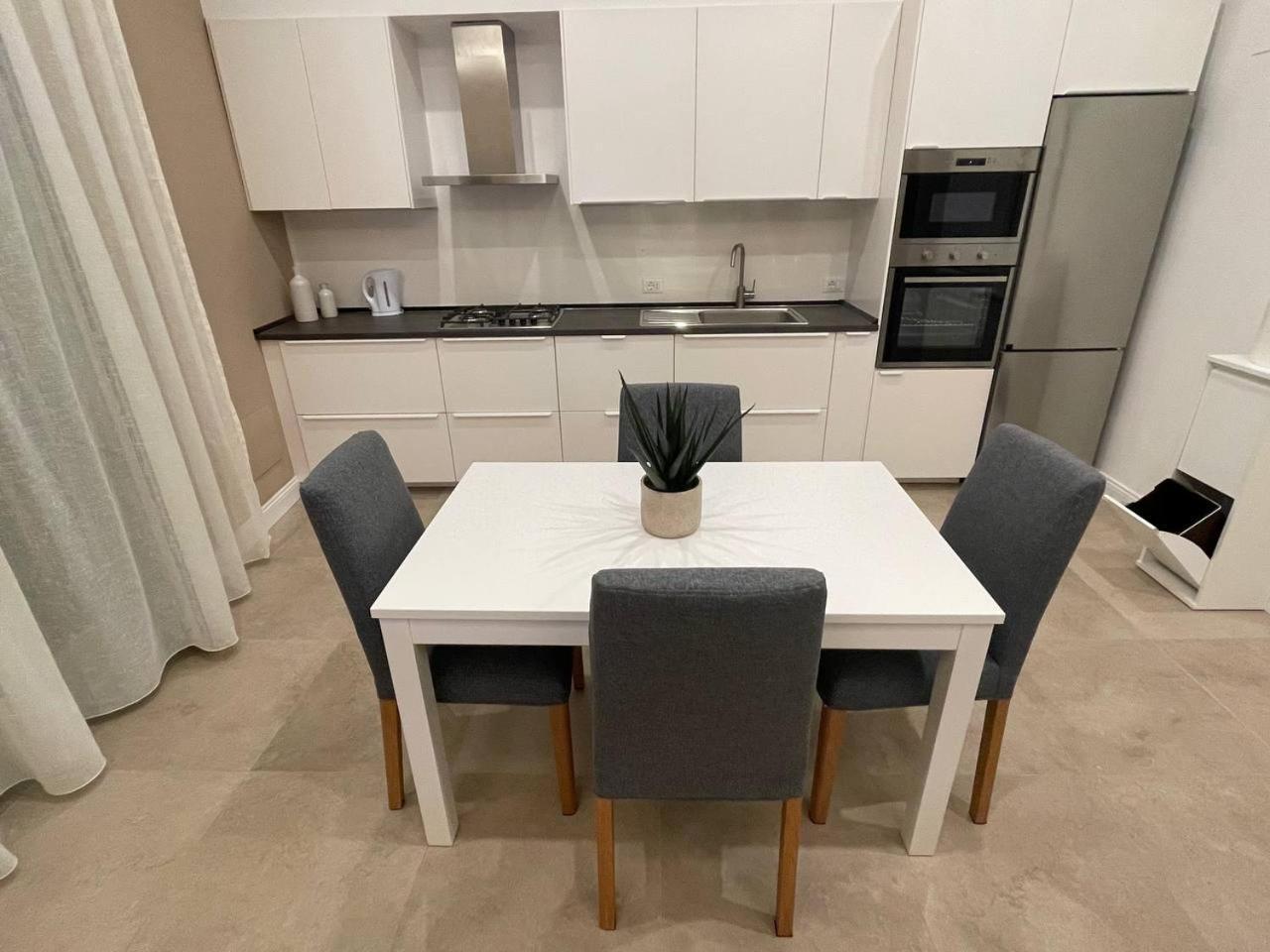 Stazione Apartment *