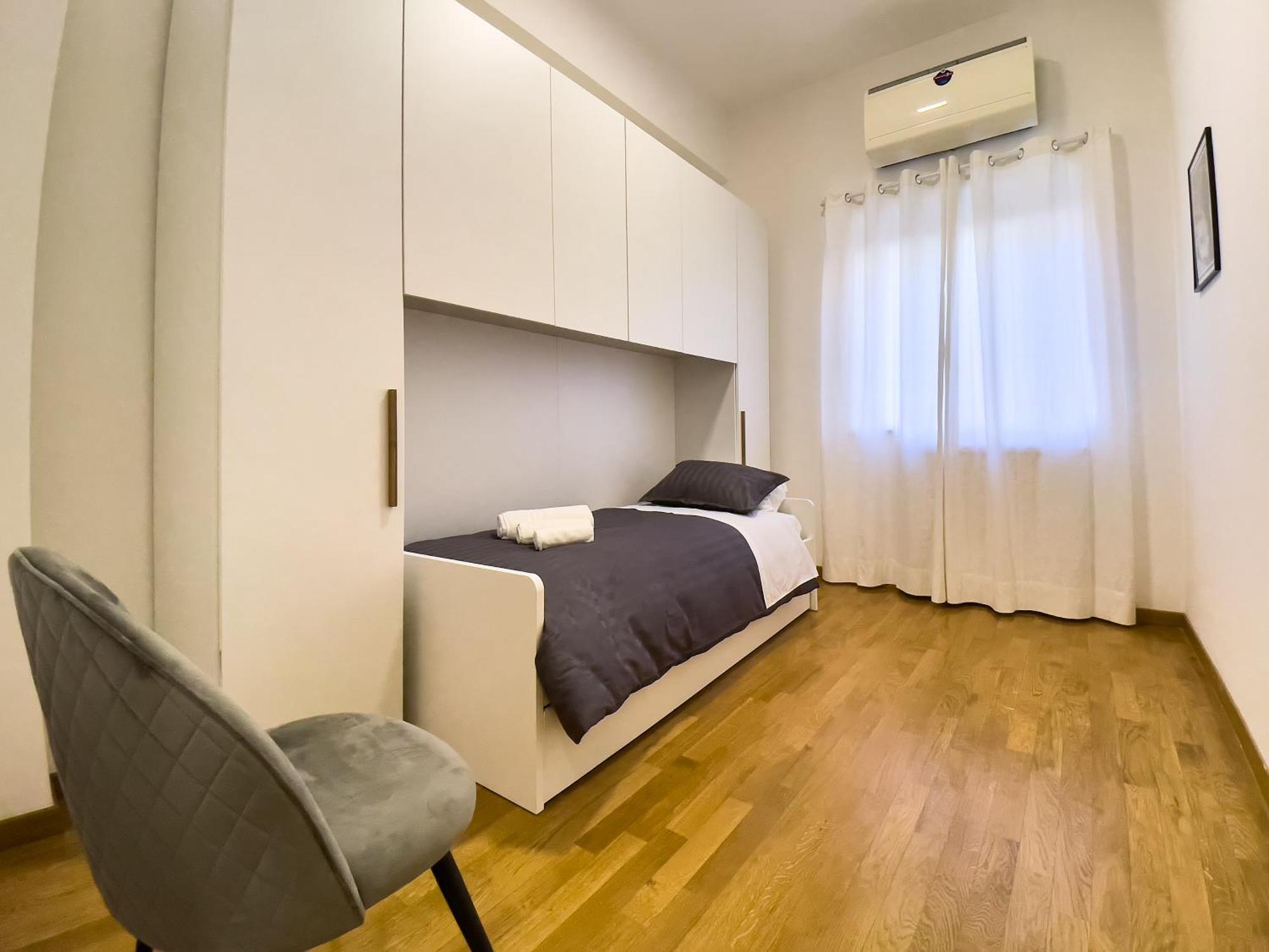 Flat44