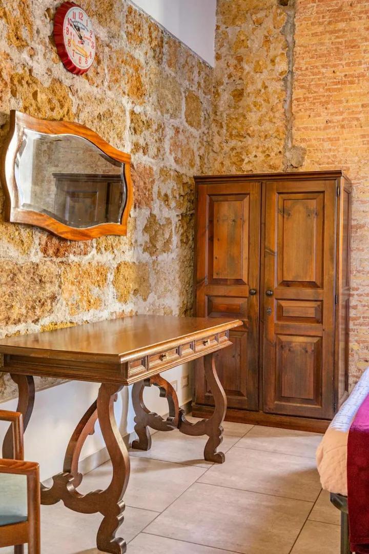 Zyz - Sotto Il Bastione Dello Spasimo Palermo