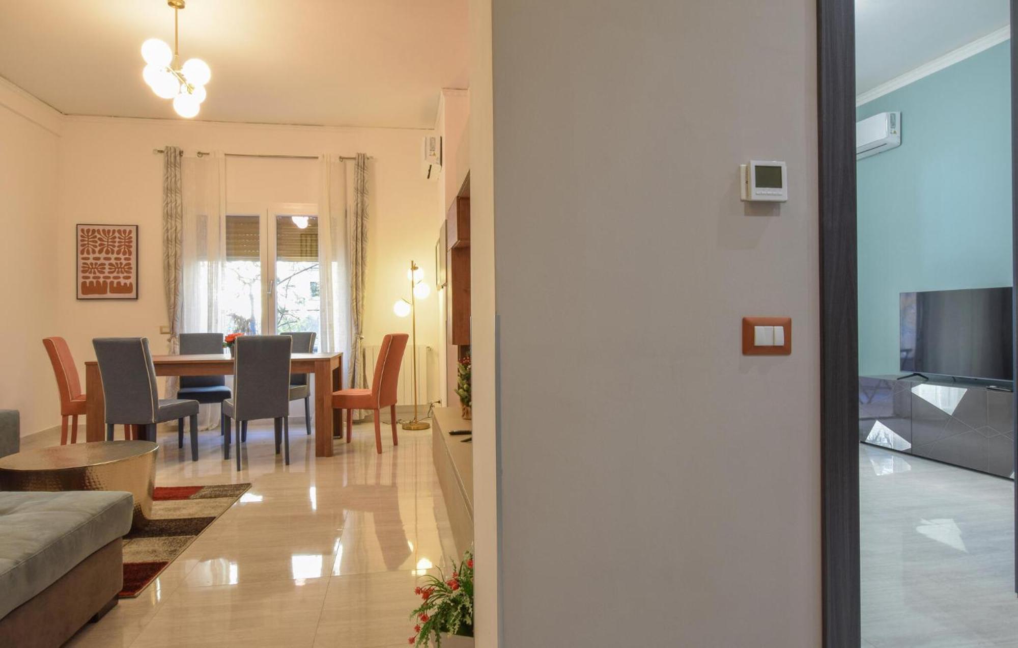 Apartamento Gorgeous In With Kitchen