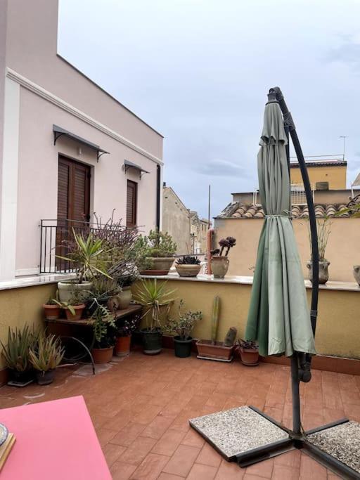 Cozy 2br In The Heart Of *