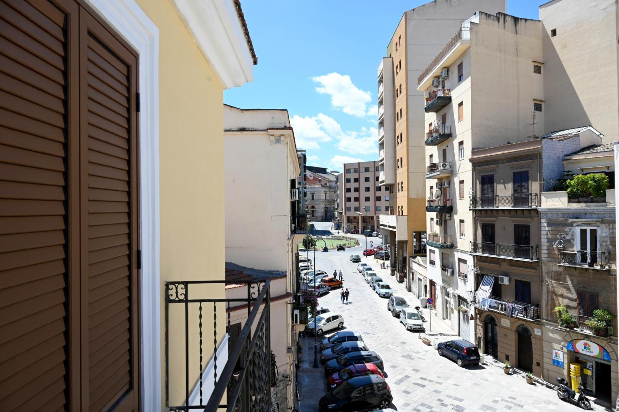 Apartment Politeama Theater