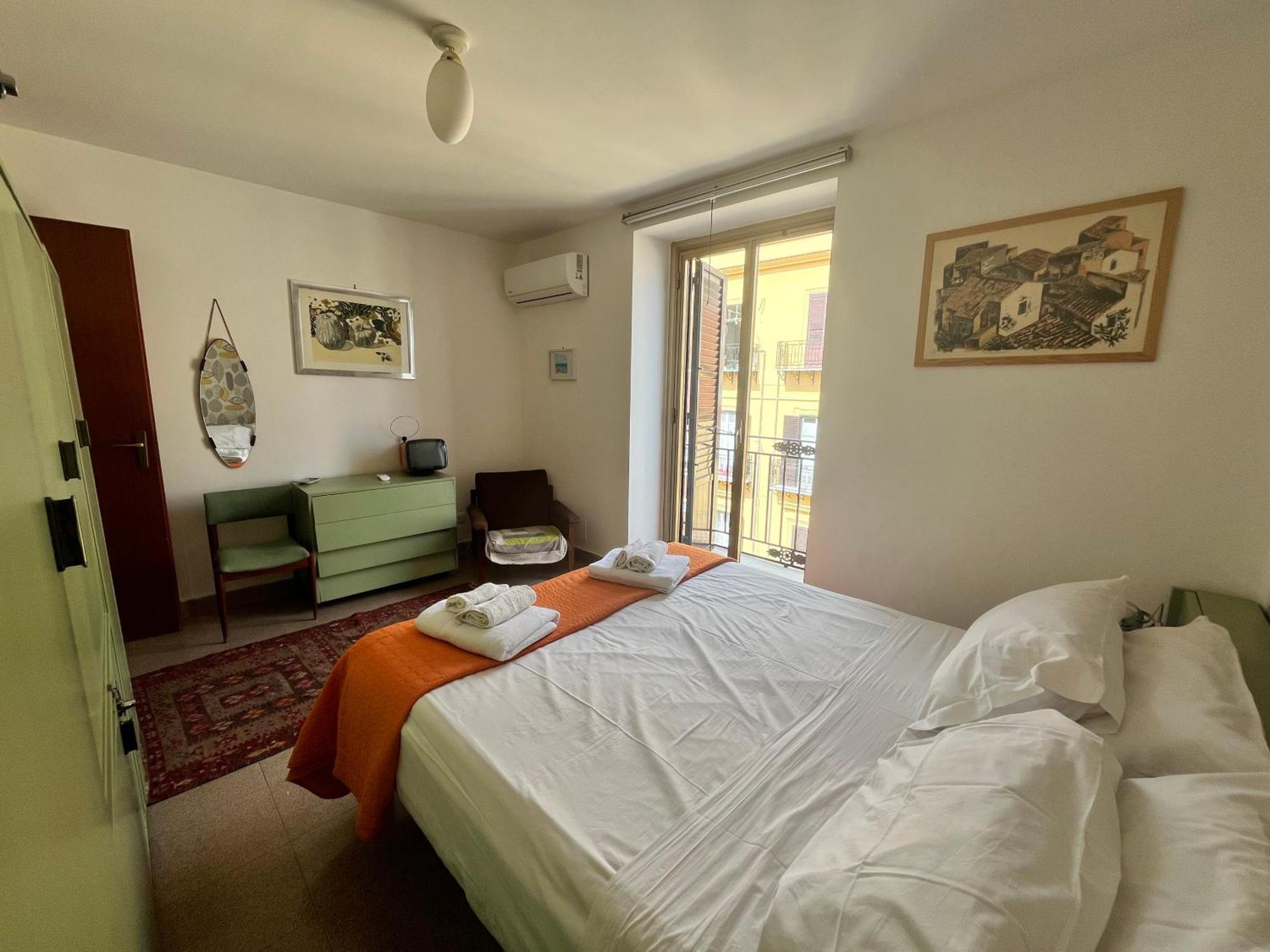 Apartment Home.70 Carini *